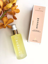 Load image into Gallery viewer, HADAKA WONDER LUXE BODY OIL - MARULA AND CAMELLIA - 100ML PUMP BOTTLE AND BOX
